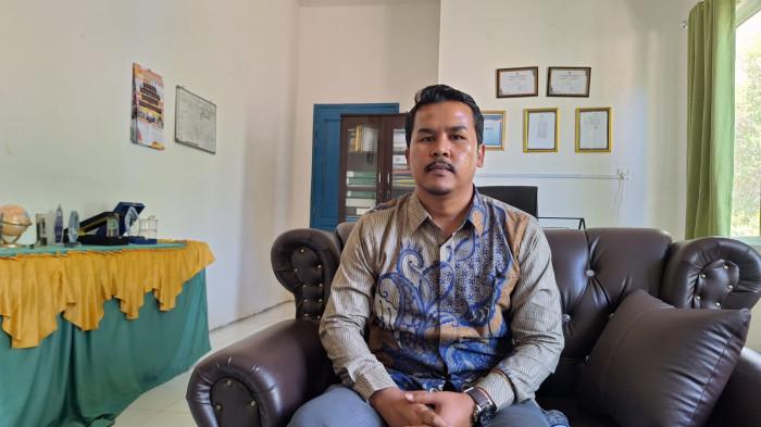 BULLYING  - Wakil Kepala Kesiswaan SMK Negeri 1 Seri Kuala Lobam, Doni Siswanto sedang menjelaskan kasus bullying siswa di sekolahnya, Selasa (28/4/2026).