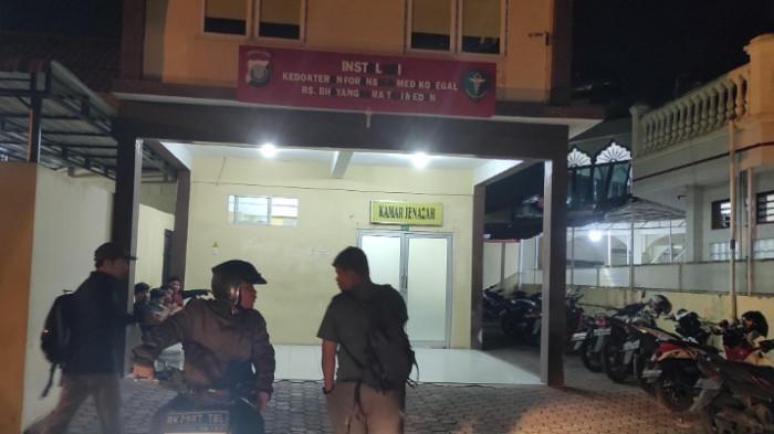 AUTOPSI MAYAT: Suasana kamar mayat di RS Bhayangkara TK II Medan, tempat jenazah Nico dibawa untuk autopsi, Jumat (5/9/2025). Kematiannya dianggap tidak wajar yang mengindikasikan adanya dugaan penganiayaan sebelum tewas. (TRIBUN MEDAN/FREDY SANTOSO)