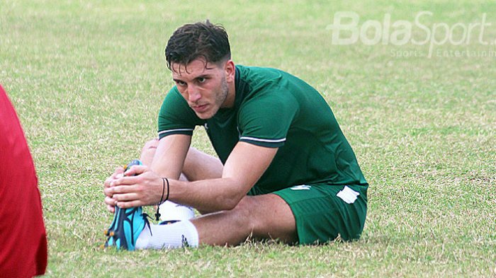 Sriwijaya FC Kalah Telak Atas PSMS Medan. Pertandingan Diwarnai Kerusuhan dan Satu Kartu Merah