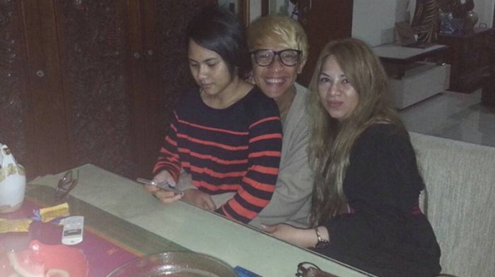 Bertemu, Aming Berpelukan dan Lepas Kangen pada Evelyn, Tapi Tak Cabut Talak