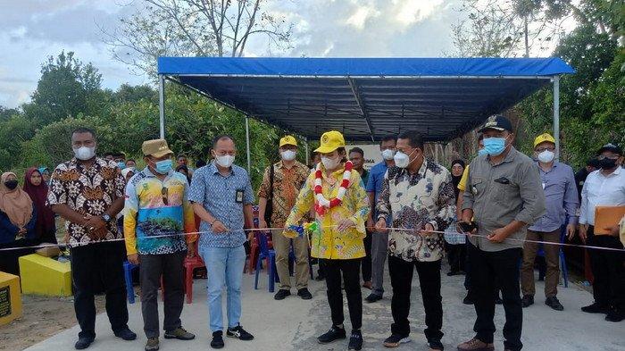Anggota DPR RI Dapil Kepri Cen Sui Lan Tunaikan Janji, Natuna Bertabur Bantuan