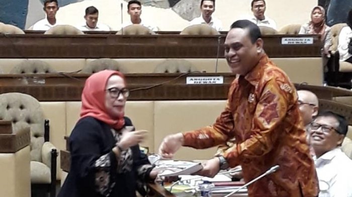 Tergugah dengan Nasib Pegawai PTT di Kepri, Dwi Ria Latifa Perjuangkan ke Pusat