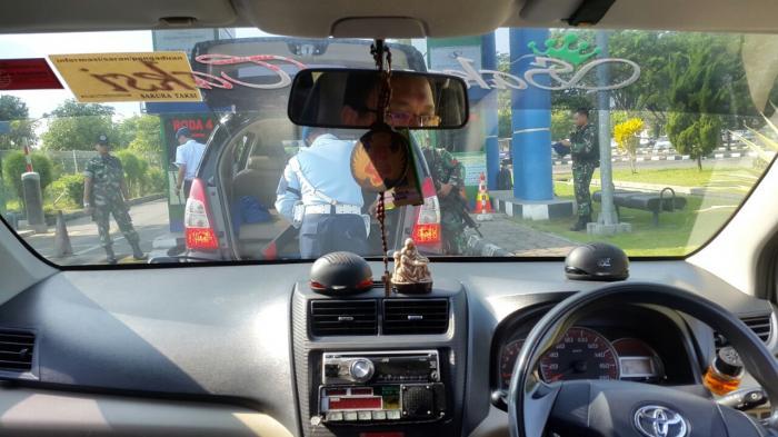 Paskhas Jaga Ketat Bandara Adi Soemarmo
