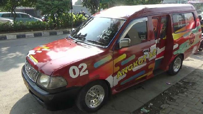 Angkot Pakai AC Ramai Peminat. Penumpang: Tak Apa Tarif Naik yang Penting Nyaman