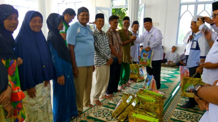 Kadin Batam Bagikan 200 Paket Sembako, Effendi: Ini Rutin Tiap Tahun, Tak Cuma Pas Lebaran