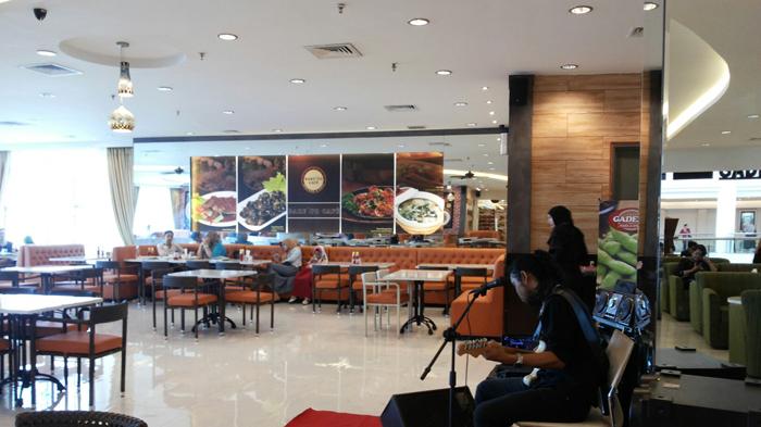 Baresto Cafe Mega Mall Ramai Pengunjung karena Dekat Bioskop