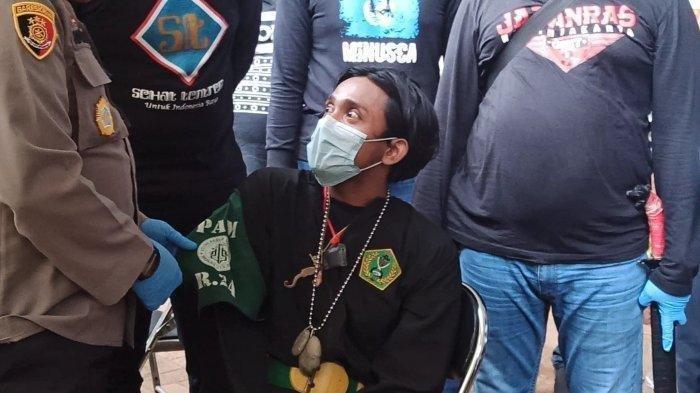 Berbaju Pencak Silat Bawa Badik dan Jimat, Ditangkap Saat Hendak Ikut Aksi 1812: Buat Jaga-jaga, Pak