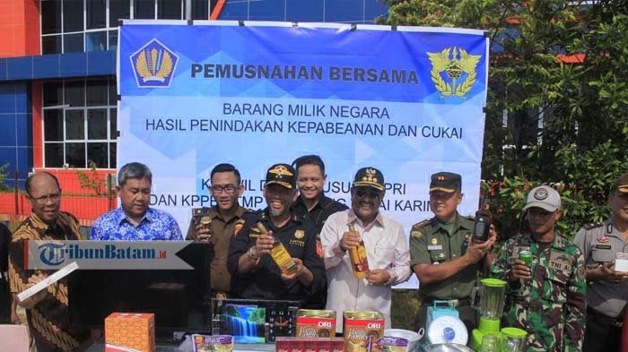 Bea Cukai Kepri dan Karimun Musnahkan Ribuan Barang Selundupan. Total Rupiahnya Mencapai Miliaran
