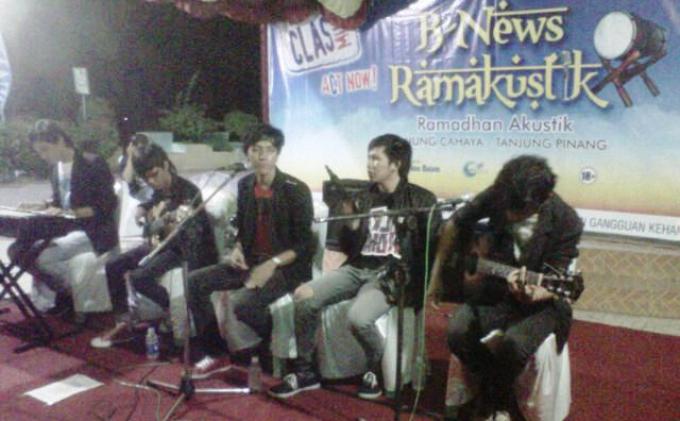 Cara Unik Polresta Barelang Hilang Stres, Dengar Musik Akustik Sambil Makan Bakso. Hasilnya?