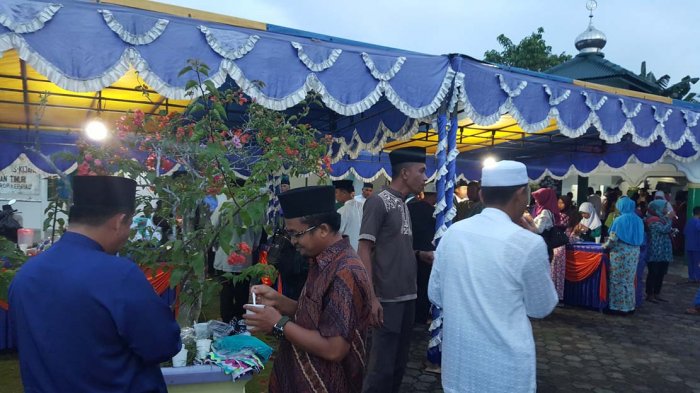 Sekdaprov dan Bupati Bintan Buka Puasa Bareng Warga Kijang Kota di Masjid Babbusalam