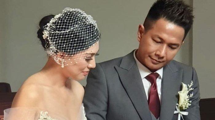 Selamat, Hari Ini Delon Thamrin Resmi Persunting Aida Noplie Chandra