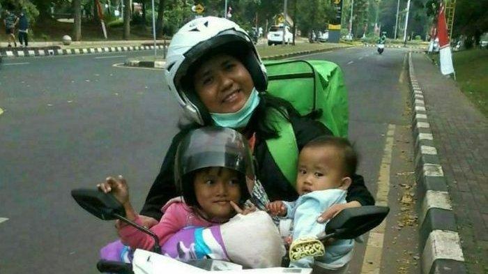Kisah Wa Ode Siti Zuhro Badia, Driver Ojol Wanita yang Bawa 2 Anaknya Saat Bekerja, Ditinggal Suami?