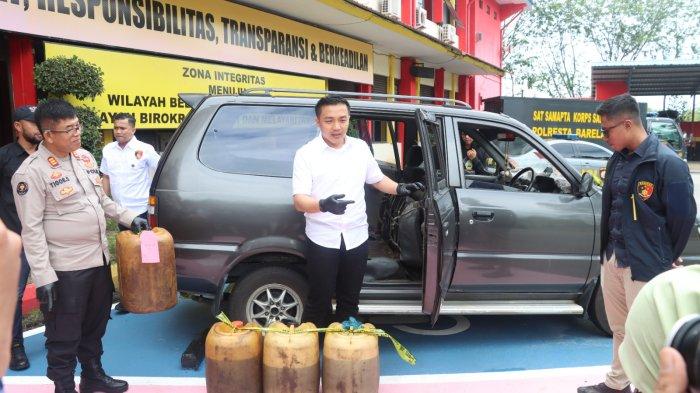 Pelangsir BBM Subsidi Jenis Solar Dibekuk Polisi, Sengaja Modifikasi Tangki  Mobil - Tribunbatam.id