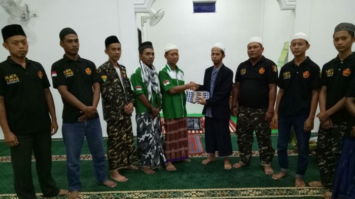 Memakmurkan Masjid dan Silaturahmi dengan Jemaahnya, GP Ansor Pinang Timur Tarawih Keliling!