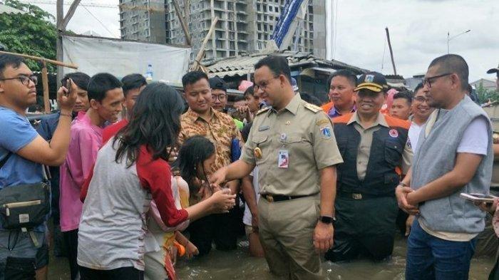 Warga Teriak Kelaparan dan Butuh Makan Saat Anis Lakukan Kunjungan ke Pemukiman Korban Banjir