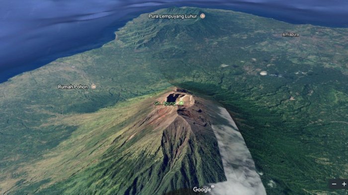 VIDEO: Diamati dari Udara, Begini Kondisi Terbaru Gunung Agung. Di Level IV Trend Meletus Masih Ada