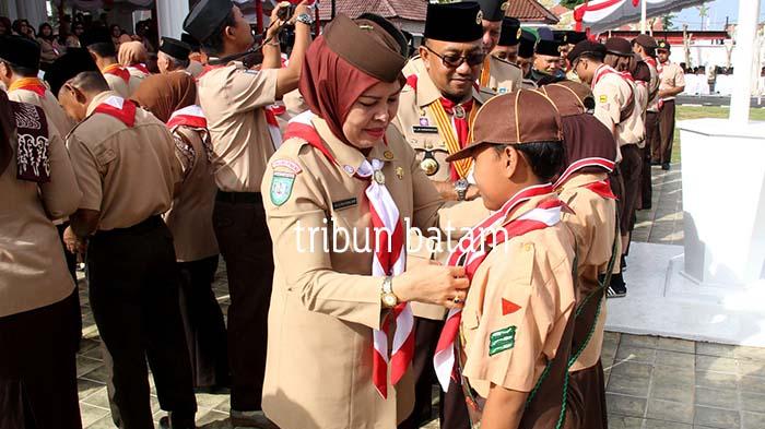 Senam Perahu Karet Saka Bahari Meriahkan Upacara HUT Pramuka Provinsi Kepri