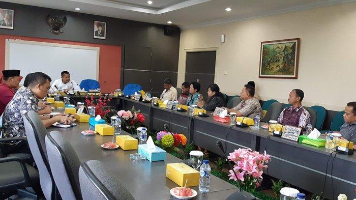 Sempat Belajar di Lobi Kantor DPRD, Siswa SD Melati Bakal Gabung ke Sekolah Negeri