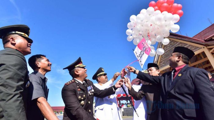 HUT Bhayangkara ke-72, Polres Anambas Bersihkan Makam Keramat Siantan