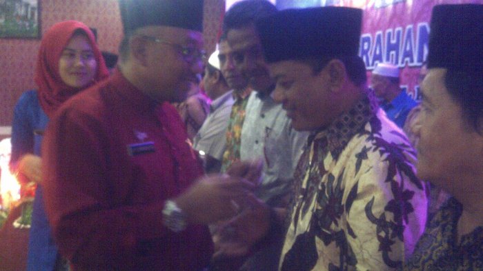 Habis Serahkan Insentif, Lis Darmansyah Imbau RT-RW Awasi Rumah Kos. Ada Apa Pak Wali?