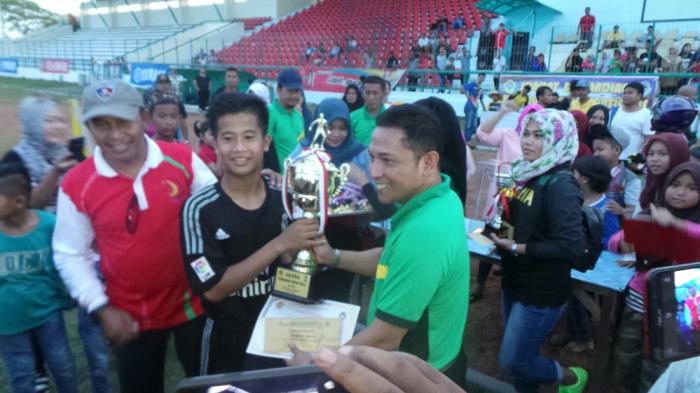 Telaga Harapan Juara Turnamen U14 di Karimun. Ini Hadiah yang Mereka Dapatkan