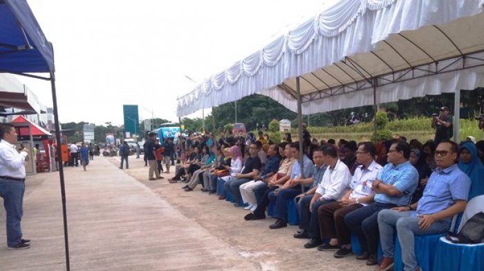 BI Siapkan Rp9,9 Miliar untuk Penukaran Uang di Botania. Warga Ramai Antre Sebelum Loket Dibuka