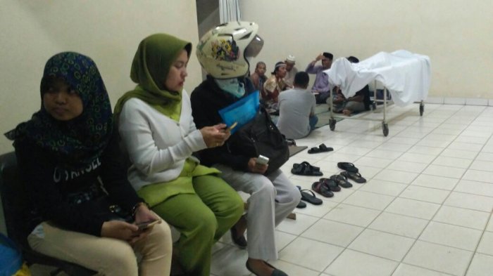 Korban Kecelakaan Seraya yang Meninggal Dibawa ke Lampung. Tante Korban: Kaget. Nggak Percaya Saya