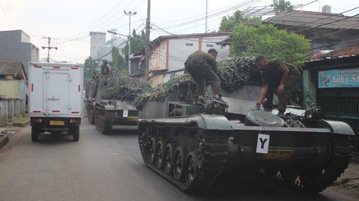 Viral Tank Milik TNI Diturunkan Dalam Razia Penyekatan di Perbatasan Untuk Pemudik