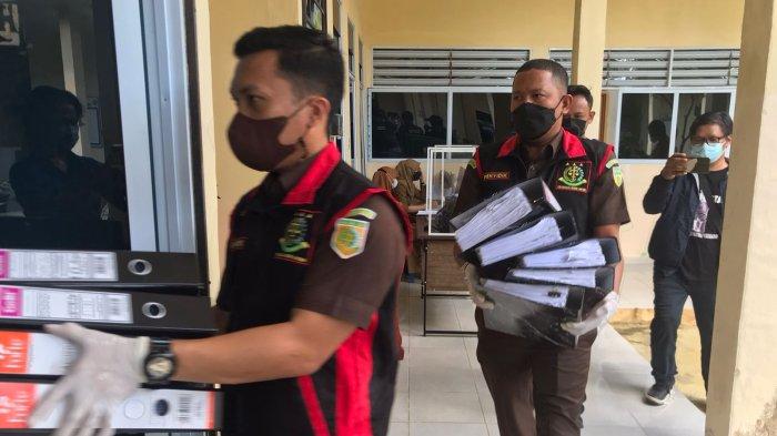 BREAKING NEWS, Kejari Bintan Geledah Puskesmas Sei Lekop Terkait Pencairan Insentif Fiktif