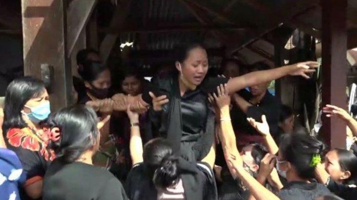 MENYAYAT HATI, Ini Kisah Seorang Istri Sempat Memanggil Suaminya yang Ditembak Mati oleh KKB Papua