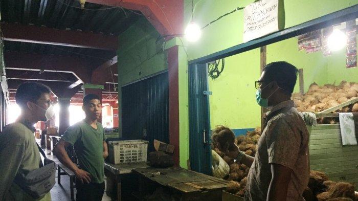 Virus Corona Berdampak ke Pedagang Kelapa Parut Anambas, Sepi Pembeli, Pasrah Ketika Stok Membusuk