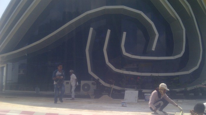 Belum Setahun Lantai Keramik Rusak, Siapa Tanggung Jawab Perbaikan? Ini Jawaban Walikota Pinang