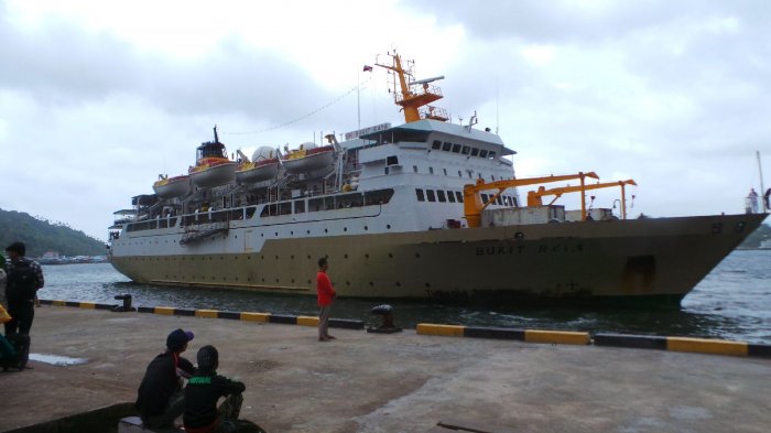 Penumpang Berteriak di Kapal! Inilah Kisah Warga Pulau Terdepan Arungi Laut Natuna Selatan!