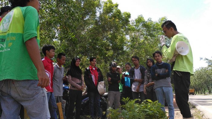 Demi Jaga Lingkungan, Tiap Bulan Komunitas Ini Rutin Tanam Pohon