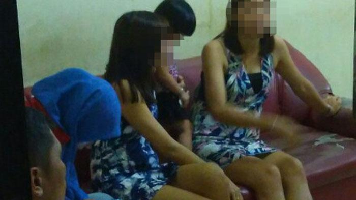 Tak Tahan karena Tonton Film Gituan, Pelajar di Batam Peluk dan Ciumi Wanita Hamil di Toilet Mal