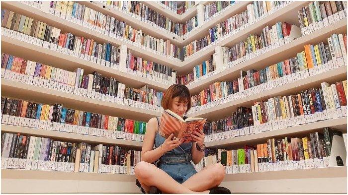 Berbagai Destinasi Wisata Untuk Pecinta Buku di Singapura, Books Actually Miliki Vending Machine