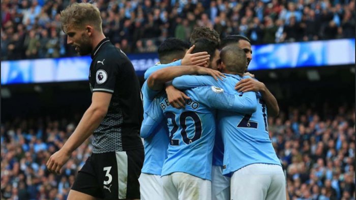 Chelsea Hanya Dua Jam Saja di Puncak, Tahta Kembali Direbut Manchester City yang Pesta Gol