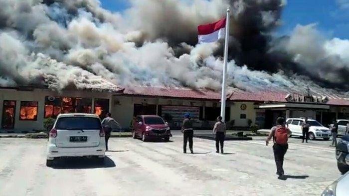 Mapolres Lampung Selatan Terbakar, Hanya Sisakan Ruang Kasatlantas. Berikut Fakta-faktanya