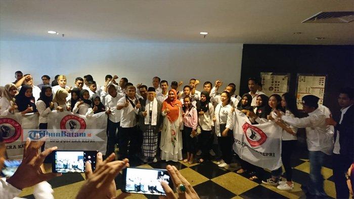 KH Maruf Amin Kunjungi Batam, Di Kepri Ma'ruf Amin bercengkrama dengan Penyandang Disabilitas