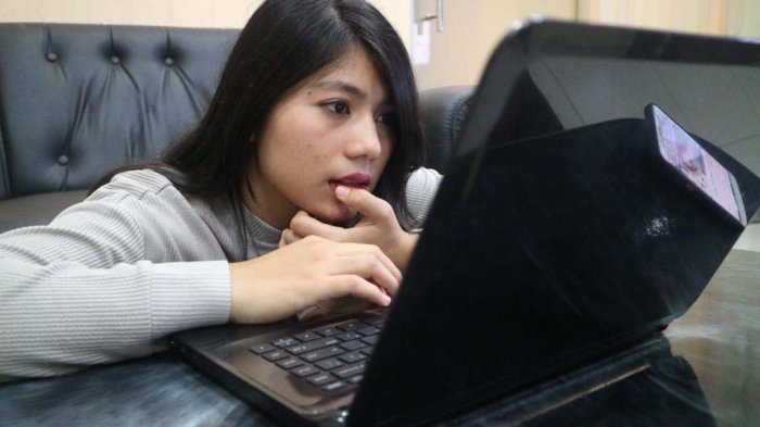 Gadget Bisa Bahayakan Kesehatan Mata. Lakukan Ini Untuk Mencegahnya!