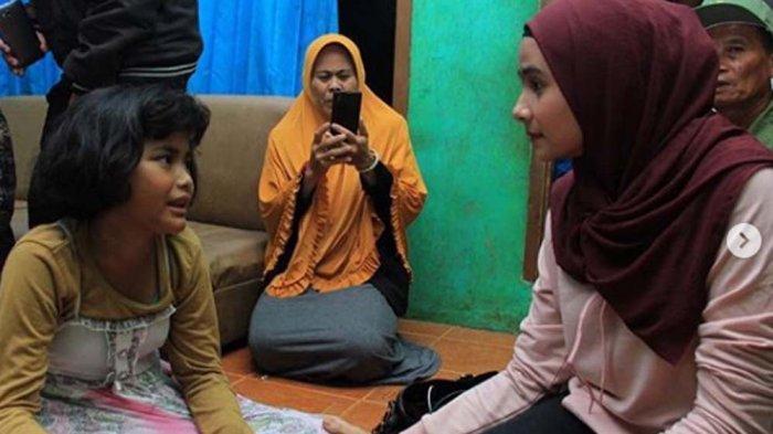 Kisah Sedih Nabila, Memulung Demi Kakek-neneknya yang Sakit. Kedua Orangtua Tak Pernah Pulang