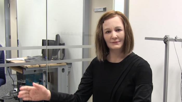 Inilah Nadine, Robot Wanita Seperti Manusia yang Ditugaskan Sebagai Resepsionis di Nanyang Singapura