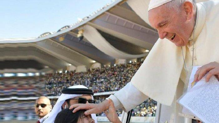 Viral! Tempuh Jarak 13.500 Km, Bocah Asal Kolombia Ini Beri Surat untuk Paus Fransiskus