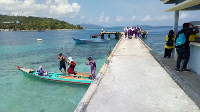 Semangat Anak Pulau untuk Mengenyam Pendidikan: Kami Setiap Hari Naik Pompong ke Sekolah
