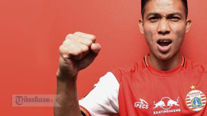 BERITA PERSIJA - Alasan Yogi Rahadian Gabung Persija; Nyaris Gabung Klub Lain, Tapi Ibu Tak Setuju