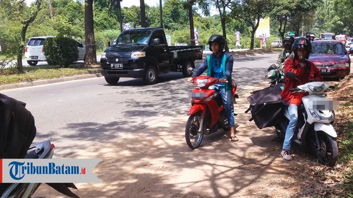 Tak Punya SIM, Pengendara Motor Pilih Hindari Operasi Patuh Seligi di Depan Stadion Temenggung