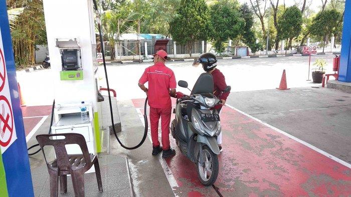 Pengendara Bermotor Kaget Harga Pertamax di Batam Turun, Baru Tahu Setelah Isi Bahan Bakar