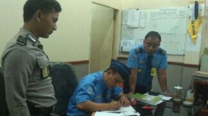 Bawa Senjata Api Saat hendak Naik Pesawat di Bandara Soeta, Pemuda Ini Kena Tangkap