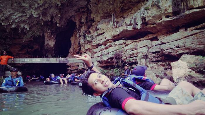 Keajaiban Air 'Mutiara' di Goa Pindul Yogyakarta - pintu-masuk-goa-pindul-yogyakarta_20160514_190131.jpg