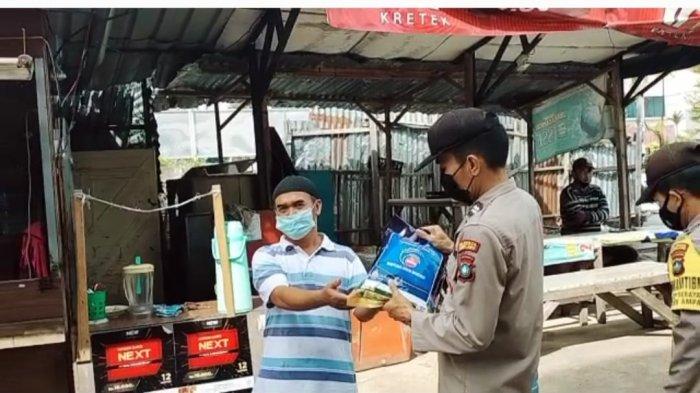 Polsek Batu Ampar Gerak Bantu Warga Batam Terdampak PPKM Level IV